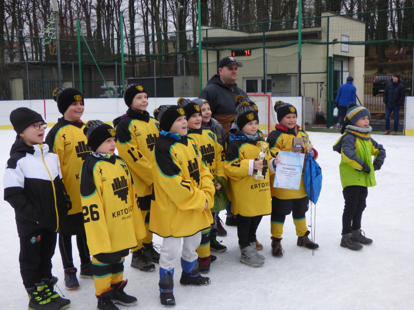 XI-Turniej-mini-hokeja-na-lodzie-1