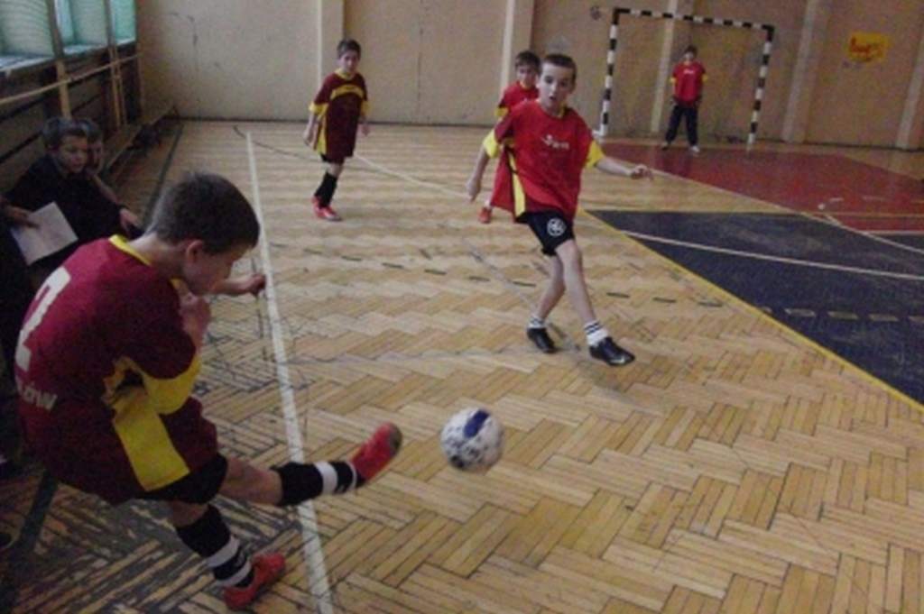 ii_halowy_turniej_piki_nonej_dzieci_klas_4_-_6_szkoy_podstawowej_24_20130507_1098758512